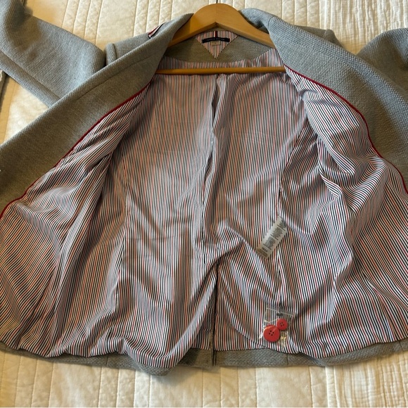 Tommy Hilfiger Textured Gray Ribbon Trim Blazer. Size 4. - Picture 15 of 16